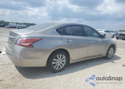 2015 Nissan Altima 2.5 из США, поврежденный, VIN 1N4AL3AP5FC497813